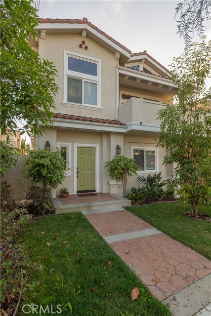 613 Lucia Avenue, Redondo Beach, California 90277, 3 Bedrooms Bedrooms, ,2 BathroomsBathrooms,Residential,Sold,Lucia,SB19228857