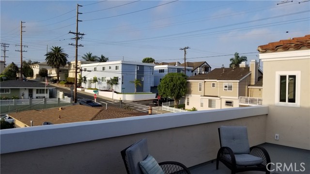 1707 Flagler Lane, Redondo Beach, California 90278, 3 Bedrooms Bedrooms, ,1 BathroomBathrooms,Residential,Sold,Flagler,SB20176363