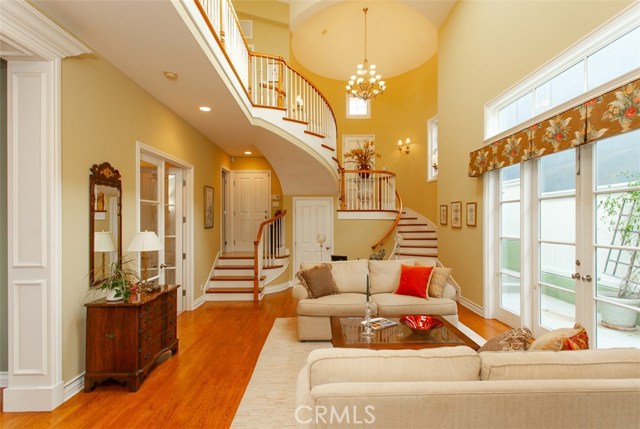 2909 Maple Avenue, Manhattan Beach, California 90266, 5 Bedrooms Bedrooms, ,3 BathroomsBathrooms,Residential,Sold,Maple,SB19265504