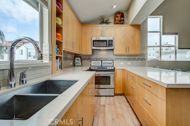 1401 Manhattan Avenue, Hermosa Beach, California 90254, 4 Bedrooms Bedrooms, ,3 BathroomsBathrooms,Residential,Sold,Manhattan,SB19160041