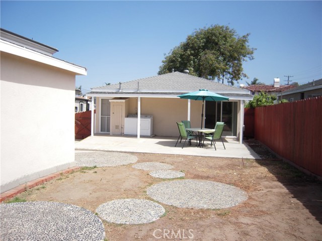 1062 Avenue C, Redondo Beach, California 90277, 2 Bedrooms Bedrooms, ,1 BathroomBathrooms,Residential,Sold,Avenue C,SB20138580