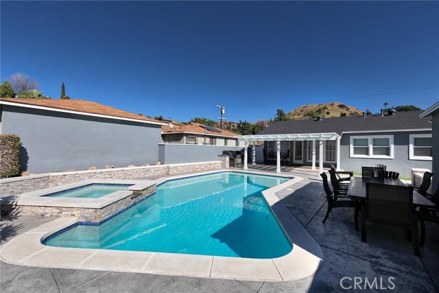 3 Bed Home for Sale in Sun Valley, California