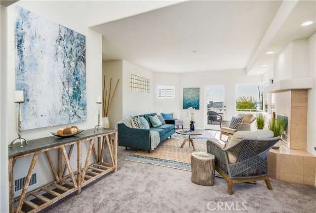 228 Manhattan Avenue, Hermosa Beach, California 90254, 3 Bedrooms Bedrooms, ,3 BathroomsBathrooms,Residential,Sold,Manhattan,PV18057092