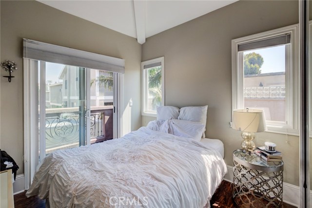 2407 Grant Avenue, Redondo Beach, California 90278, 4 Bedrooms Bedrooms, ,3 BathroomsBathrooms,Residential,Sold,Grant,PV20155252