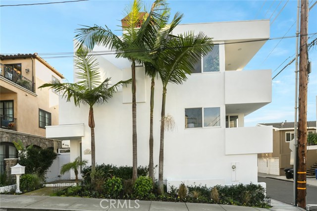 220 4th Street, Hermosa Beach, California 90254, 3 Bedrooms Bedrooms, ,4 BathroomsBathrooms,Residential,Sold,4th,PW18290182