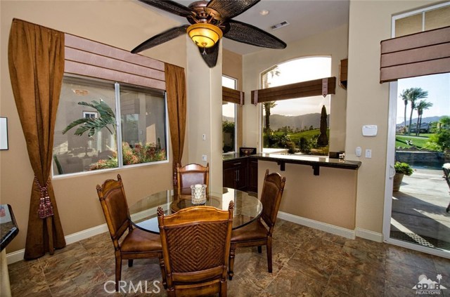 Casual Dining Area and Wet Bar