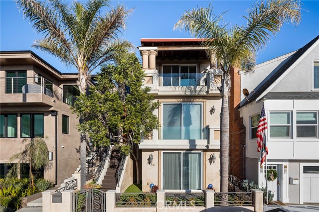 1656 Manhattan Avenue, Hermosa Beach, California 90254, 4 Bedrooms Bedrooms, ,3 BathroomsBathrooms,Residential,Sold,Manhattan,SB21001680