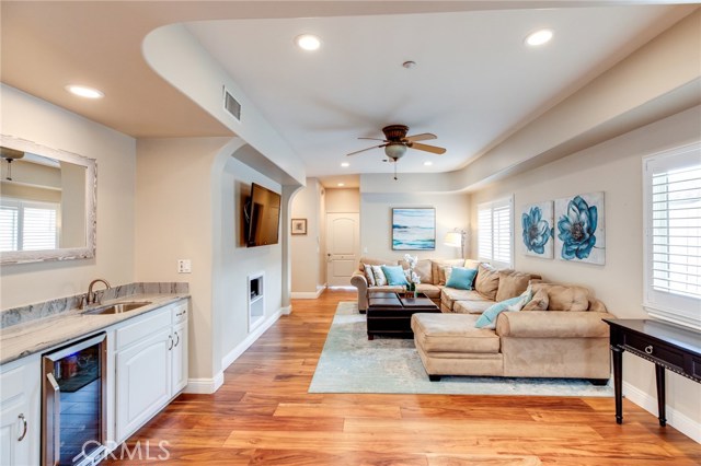 1119 Goodman Avenue, Redondo Beach, California 90278, 4 Bedrooms Bedrooms, ,3 BathroomsBathrooms,Residential,Sold,Goodman,SB19098884