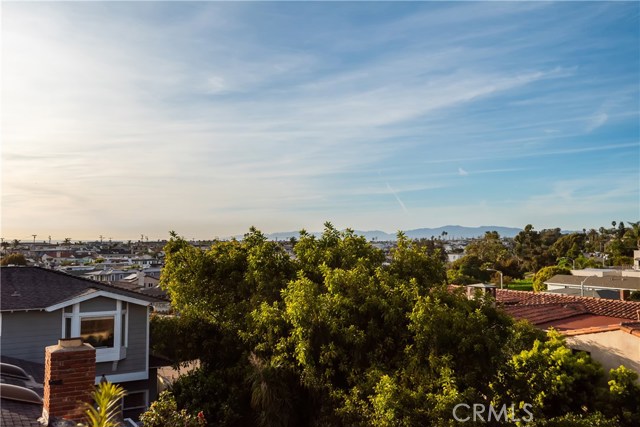 815 1st Street, Manhattan Beach, California 90266, 4 Bedrooms Bedrooms, ,3 BathroomsBathrooms,Residential,Sold,1st,SB20096904