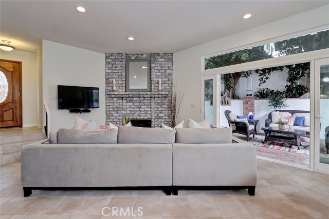 214 Juanita Avenue, Redondo Beach, California 90277, 3 Bedrooms Bedrooms, ,2 BathroomsBathrooms,Residential,Sold,Juanita,SB19078537