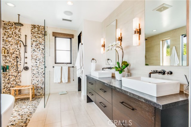 3305 Pine Avenue, Manhattan Beach, California 90266, 4 Bedrooms Bedrooms, ,1 BathroomBathrooms,Residential,Sold,Pine,SB20042109