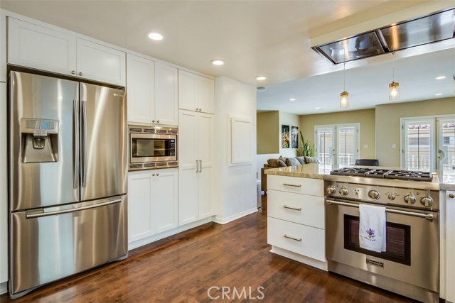 202 Lucia Avenue, Redondo Beach, California 90277, 4 Bedrooms Bedrooms, ,3 BathroomsBathrooms,Residential,Sold,Lucia,PV17247828