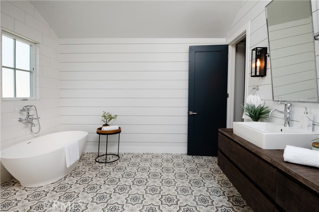 933 9th Street, Manhattan Beach, California 90266, 4 Bedrooms Bedrooms, ,2 BathroomsBathrooms,Residential,Sold,9th,SB21112500