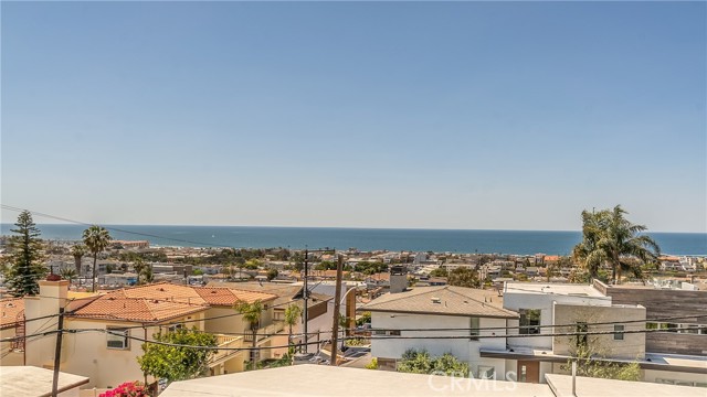 1017 8th Street, Hermosa Beach, California 90254, 3 Bedrooms Bedrooms, ,2 BathroomsBathrooms,Residential,Sold,8th,SB21081881