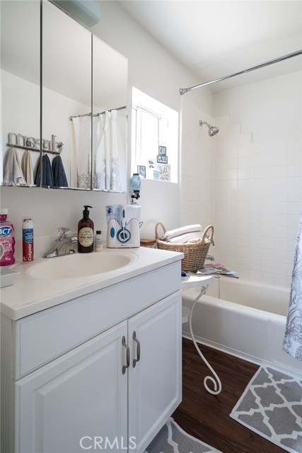1326 Owosso Avenue, Hermosa Beach, California 90254, 4 Bedrooms Bedrooms, ,3 BathroomsBathrooms,Residential,Sold,Owosso,SB18170594