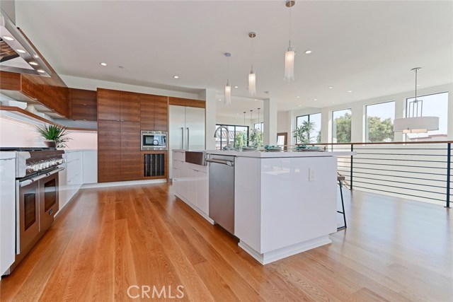 1154 6th Street, Hermosa Beach, California 90254, 4 Bedrooms Bedrooms, ,5 BathroomsBathrooms,Residential,Sold,6th,SB19225837