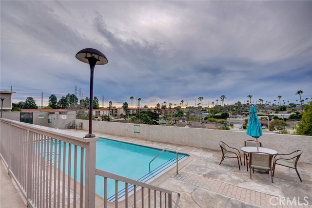519 Meyer Lane, Redondo Beach, California 90278, 2 Bedrooms Bedrooms, ,1 BathroomBathrooms,Residential,Sold,Meyer,SB19016163