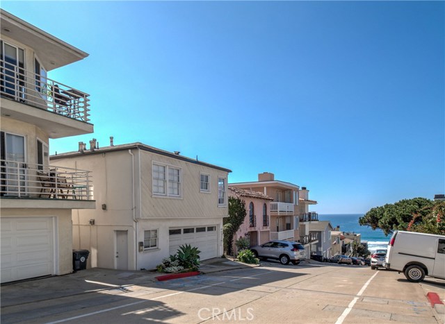 216 44th Street, Manhattan Beach, California 90266, 2 Bedrooms Bedrooms, ,3 BathroomsBathrooms,Residential,Sold,44th,SB20030954