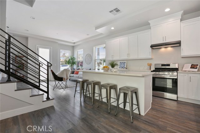 2215 Robinson Street, Redondo Beach, California 90278, 4 Bedrooms Bedrooms, ,4 BathroomsBathrooms,Residential,Sold,Robinson,SB20091863
