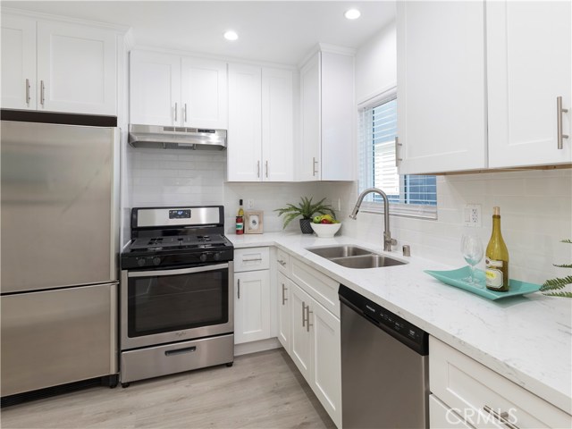 1723 Steinhart Avenue, Redondo Beach, California 90278, 3 Bedrooms Bedrooms, ,2 BathroomsBathrooms,Residential,Sold,Steinhart,SB19226063