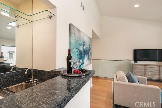 114 Guadalupe Avenue, Redondo Beach, California 90277, 2 Bedrooms Bedrooms, ,Residential,Sold,Guadalupe,SB19074799