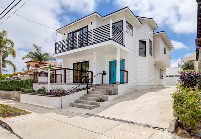 1218 6th Street, Hermosa Beach, California 90254, 4 Bedrooms Bedrooms, ,1 BathroomBathrooms,Residential,Sold,6th,SB18218680