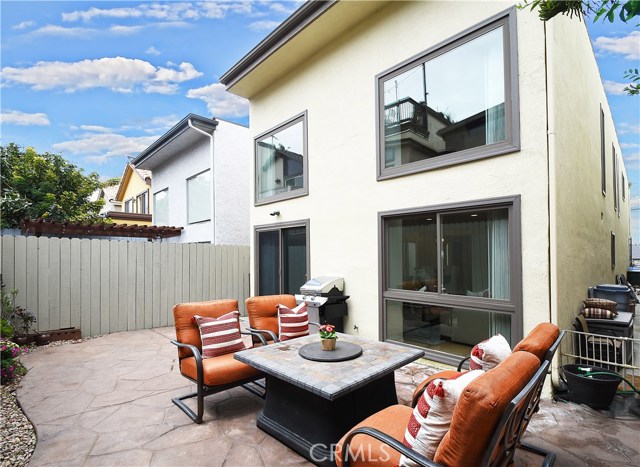 1738 Haynes Lane, Redondo Beach, California 90278, 3 Bedrooms Bedrooms, ,1 BathroomBathrooms,Residential,Sold,Haynes,SB19100682