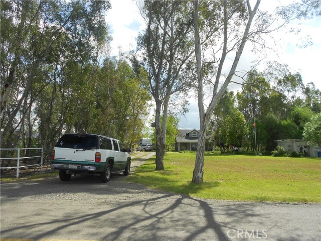 Nice long Circular driveway to get to home.