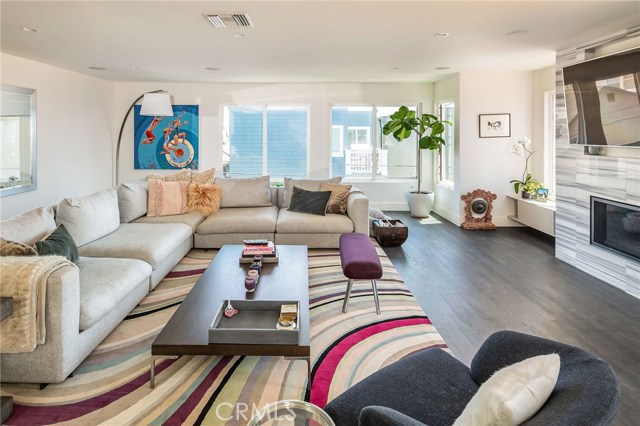 428 32nd Street, Manhattan Beach, California 90266, 4 Bedrooms Bedrooms, ,3 BathroomsBathrooms,Residential,Sold,32nd,SB20046749