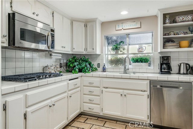2231 Mathews Avenue, Redondo Beach, California 90278, 3 Bedrooms Bedrooms, ,2 BathroomsBathrooms,Residential,Sold,Mathews,PV21018337