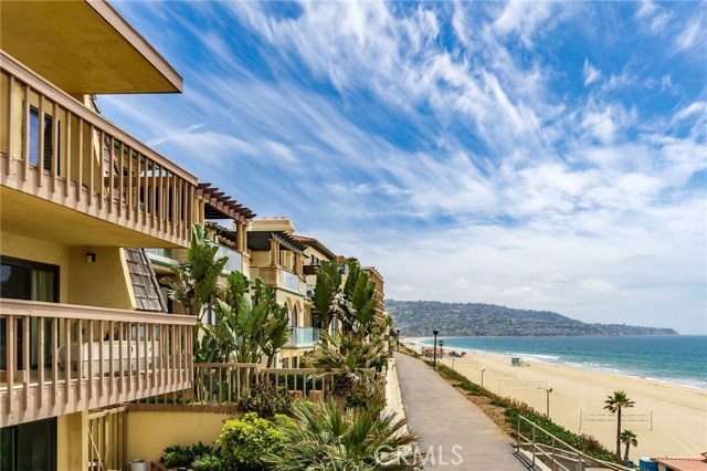 703 Esplanade, Redondo Beach, California 90277, 3 Bedrooms Bedrooms, ,3 BathroomsBathrooms,Residential,Sold,Esplanade,SB19177678