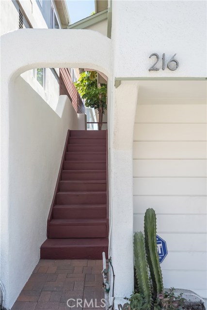216 36th Street, Manhattan Beach, California 90266, 2 Bedrooms Bedrooms, ,2 BathroomsBathrooms,Residential,Sold,36th,SB20149445