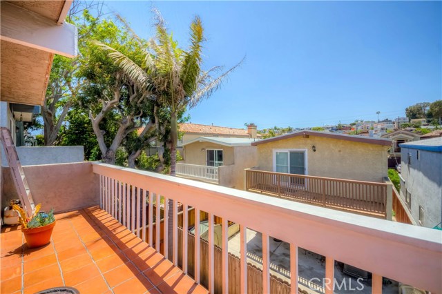 1531 Steinhart Avenue, Redondo Beach, California 90278, 3 Bedrooms Bedrooms, ,2 BathroomsBathrooms,Residential,Sold,Steinhart,SB19047735