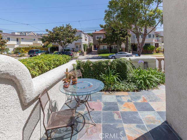 225 Irena Avenue, Redondo Beach, California 90277, 4 Bedrooms Bedrooms, ,3 BathroomsBathrooms,Residential,Sold,Irena,SB20159740