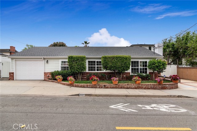 1015 Redondo Avenue, Manhattan Beach, California 90266, 2 Bedrooms Bedrooms, ,1 BathroomBathrooms,Residential,Sold,Redondo,SB21100146