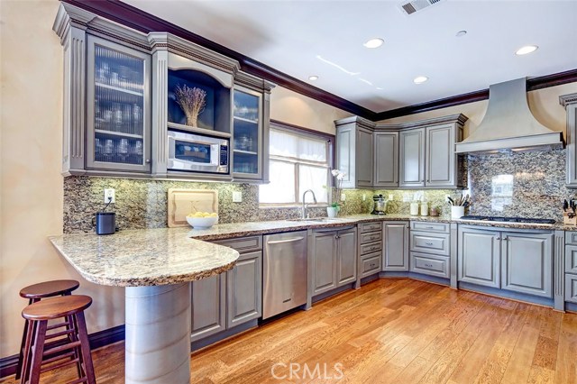 511 N Maria Avenue, Redondo Beach, California 90277, 4 Bedrooms Bedrooms, ,2 BathroomsBathrooms,Residential,Sold,N Maria,SB17103016