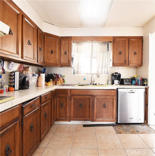 1007 Flagler Lane, Redondo Beach, California 90278, 4 Bedrooms Bedrooms, ,1 BathroomBathrooms,Residential,Sold,Flagler,SB21029980