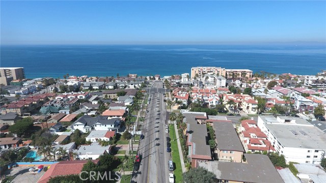 200 Avenue C, Redondo Beach, California 90277, 4 Bedrooms Bedrooms, ,3 BathroomsBathrooms,Residential,Sold,Avenue C,SB19268226