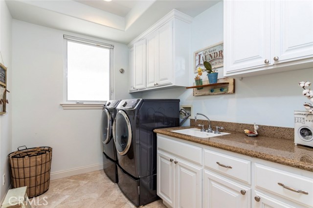 700 Avenue C, Redondo Beach, California 90277, 5 Bedrooms Bedrooms, ,5 BathroomsBathrooms,Residential,Sold,Avenue C,SB19123719