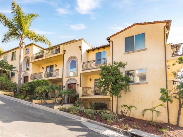 300 28th Street, Manhattan Beach, California 90266, 3 Bedrooms Bedrooms, ,3 BathroomsBathrooms,Residential,Sold,28th,SB20234864