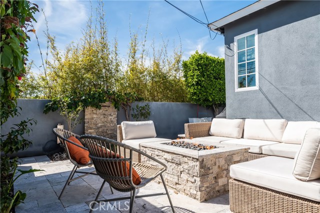 592 33rd Street, Manhattan Beach, California 90266, 3 Bedrooms Bedrooms, ,3 BathroomsBathrooms,Residential,Sold,33rd,SB19082655