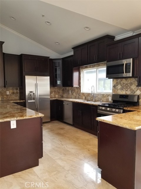 605 Lucia Avenue, Redondo Beach, California 90277, 4 Bedrooms Bedrooms, ,3 BathroomsBathrooms,Residential,Sold,Lucia,SB19087867