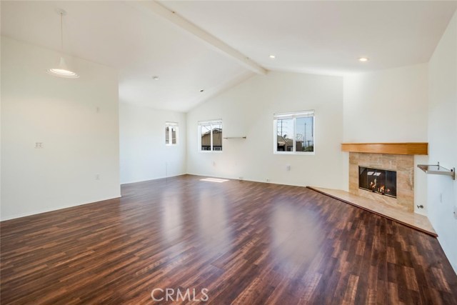 Bonus room/studio that sits above garage