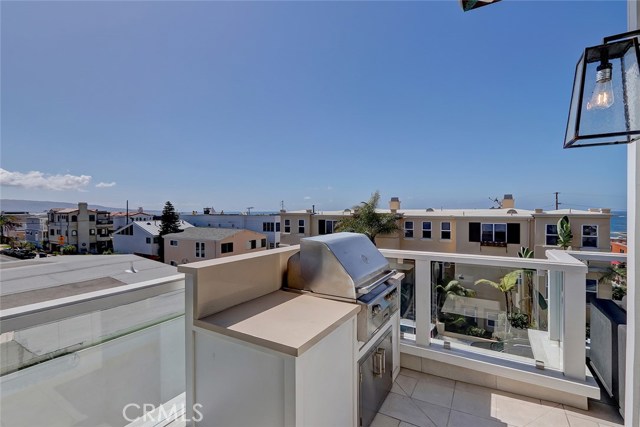 304 3rd Street, Manhattan Beach, California 90266, 4 Bedrooms Bedrooms, ,3 BathroomsBathrooms,Residential,Sold,3rd,SB19234721