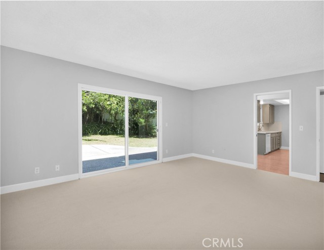 Family room flows to backyard and to kitchen Family room flows to backyard and to kitchen