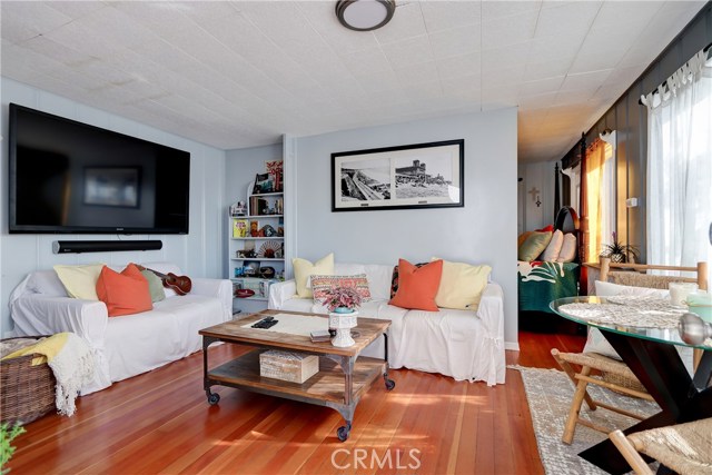 3905 Crest Drive, Manhattan Beach, California 90266, 3 Bedrooms Bedrooms, ,Residential,Sold,Crest,SB19240278