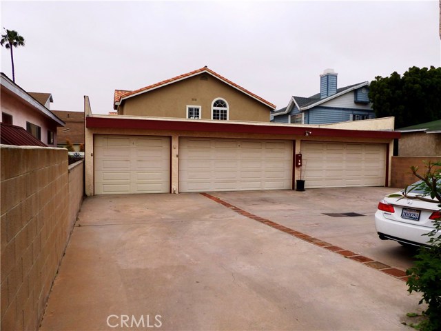 2703 Rockefeller Lane, Redondo Beach, California 90278, 2 Bedrooms Bedrooms, ,2 BathroomsBathrooms,Residential,Sold,Rockefeller,SB19140385