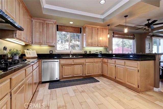 1901 Spreckels Lane, Redondo Beach, California 90278, 4 Bedrooms Bedrooms, ,3 BathroomsBathrooms,Residential,Sold,Spreckels,SB20206979