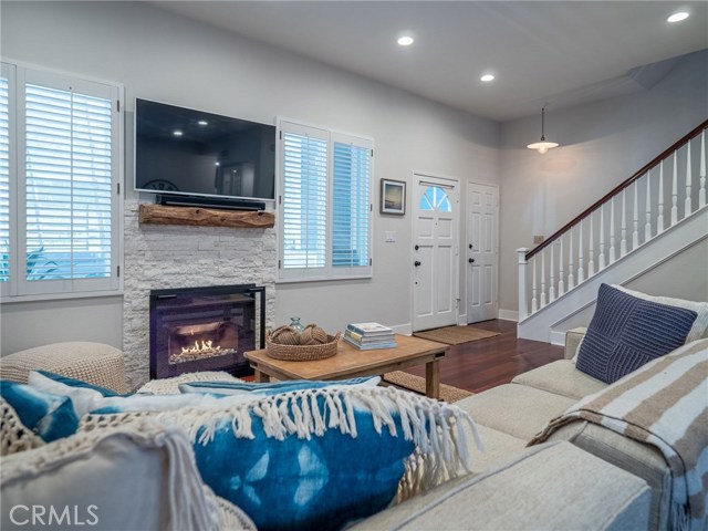 1304 12th Street, Manhattan Beach, California 90266, 2 Bedrooms Bedrooms, ,2 BathroomsBathrooms,Residential,Sold,12th,SB20056135
