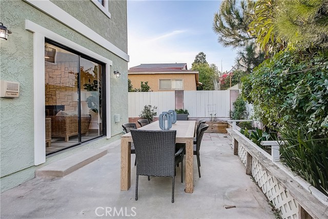 2215 Huntington Lane, Redondo Beach, California 90278, 3 Bedrooms Bedrooms, ,2 BathroomsBathrooms,Residential,Sold,Huntington,PW21010737